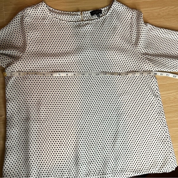 The Limited Polka Dot Tiered Quarter Length Sleeve Women’s Blouse Size Med - Picture 10 of 12